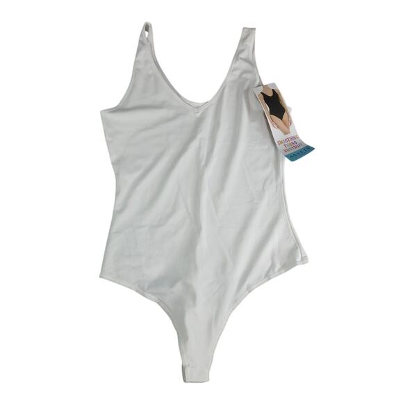 Assets Spanx Bodysuit Womens Medium White Thong V Neck Stretch Lightweight NWT - Picture 1 of 7